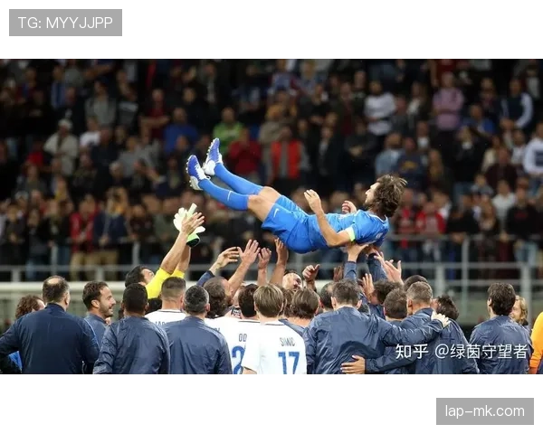 全明星足球对抗赛精彩纷呈，明星球员激情燃爆赛场