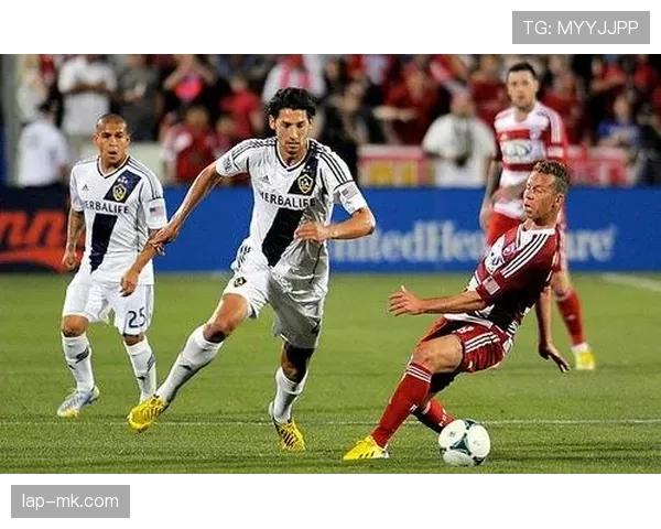 凯泽锋线强势复苏：连场破门助球队重返胜轨，状态全面回暖