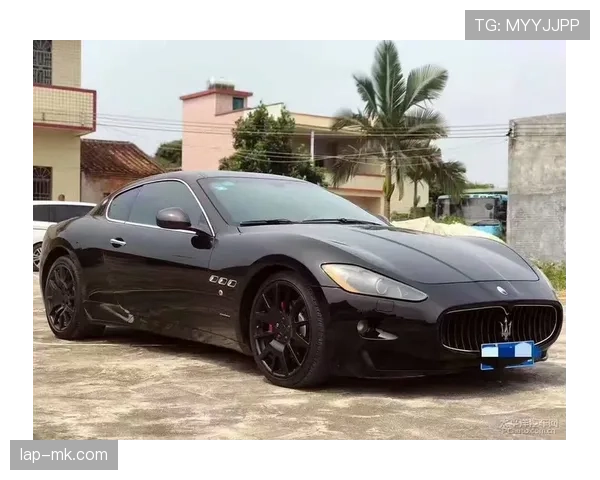 菲利克斯买了一辆豪车，转身又去菜市场抢着付款，真是两副模样