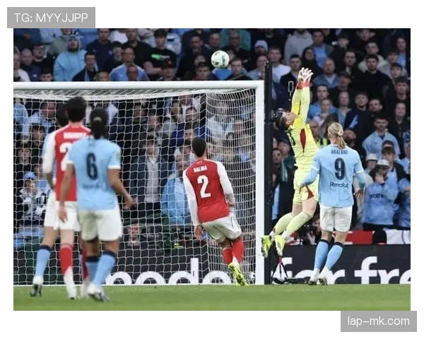 曼城高位压迫问题被快攻打穿，隐患显现影响防守稳定性